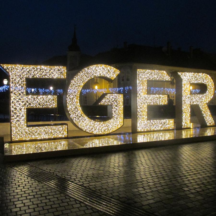 Fortuna Apartments Eger Eksteriør bilde